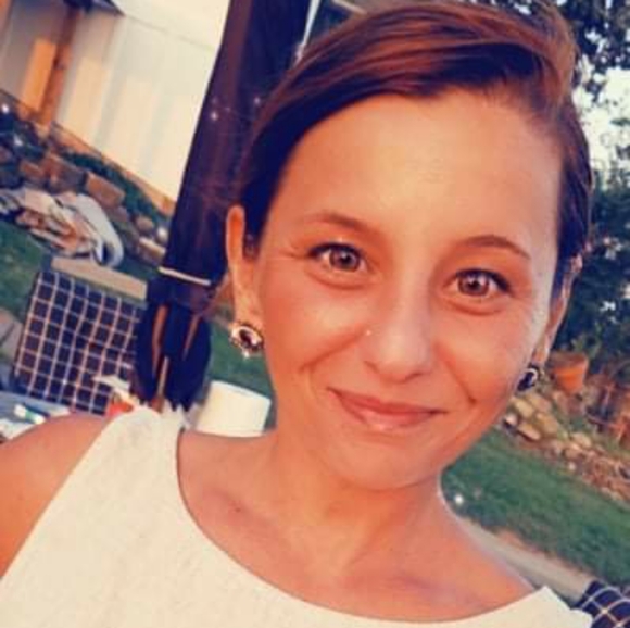 Meet your Posher, Amanda - Picture 2 of 2